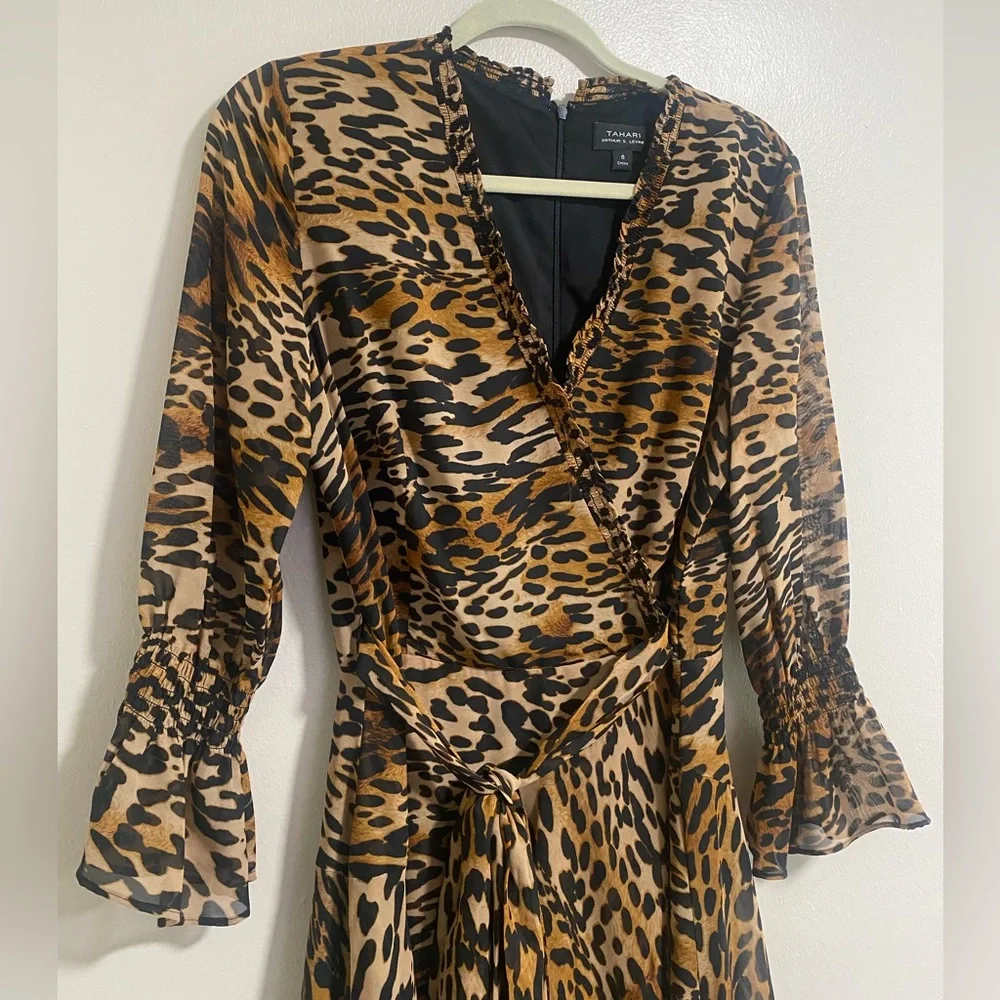 Tahari ASL Long Sleeve Surplice Leopard Print Dress with Tie Waist Size 8 - Picture 4 of 9